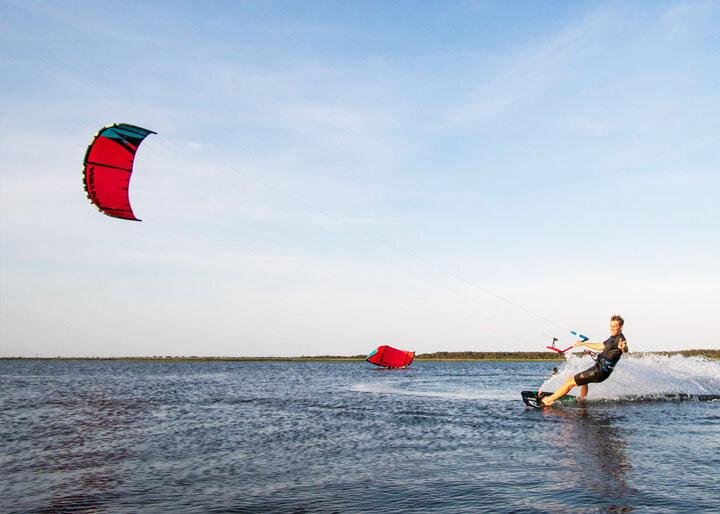 📷 Kiteboarding